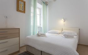 Apartman Lara